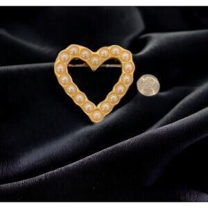 GIVENCHY Large Gold Tone Heart w/ Inset Faux Pearls Pin Brooch EXC VINTAGE COND